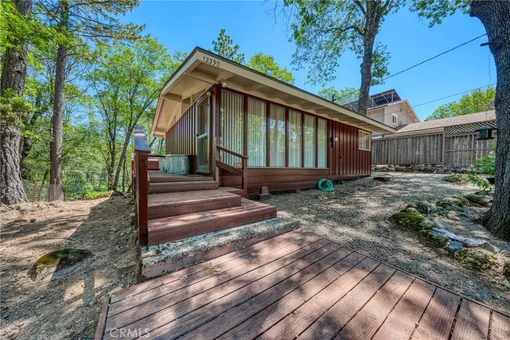 12390 Ridge Road, Middletown