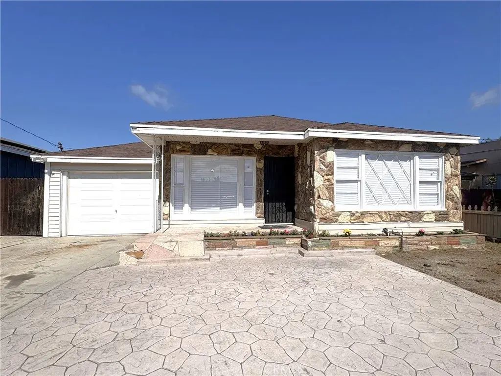 11022 Doty, Inglewood