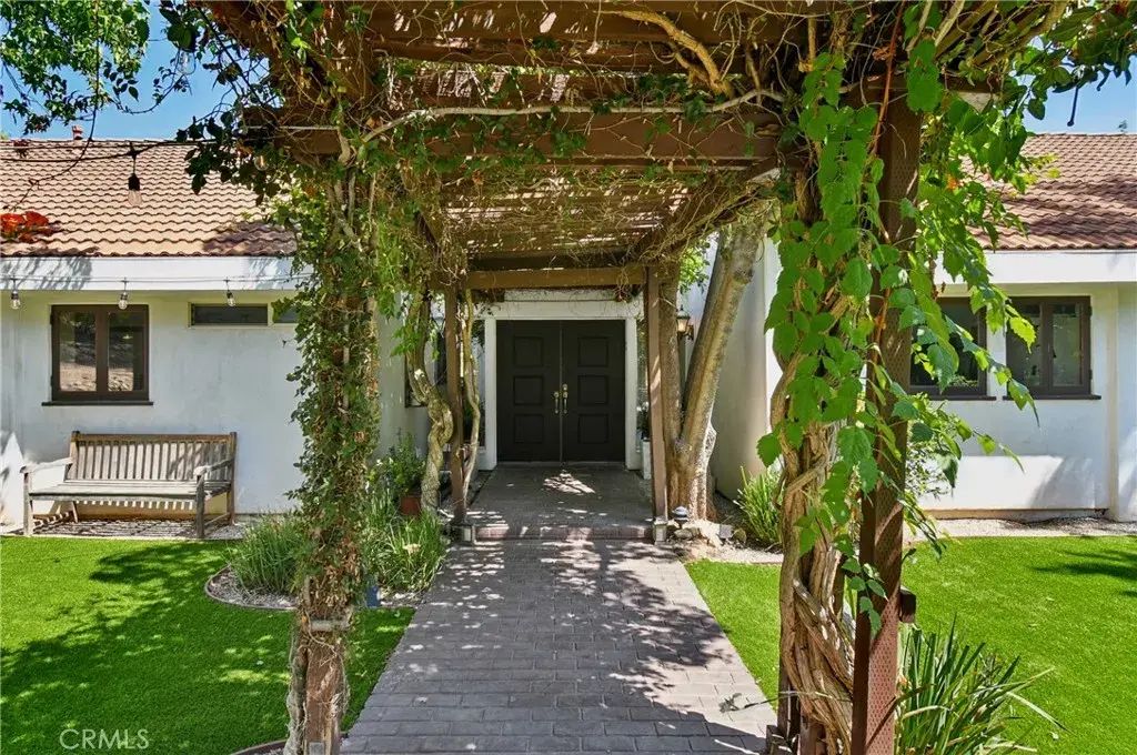 191 Dapplegray, Bell Canyon