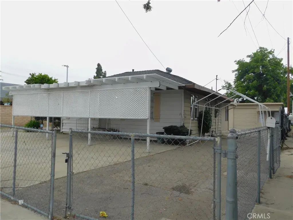 1119 E 4th Street, Ontario