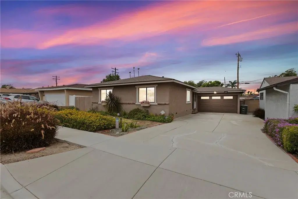 11927 Los Coyotes, La Mirada
