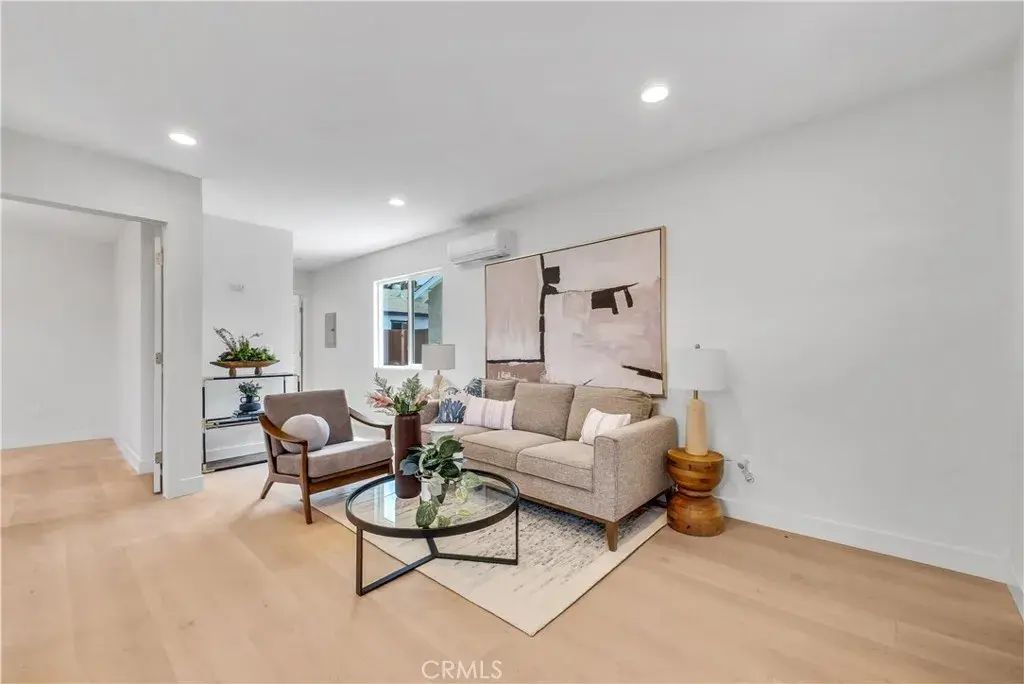 2305 Sesmas Street B, Duarte