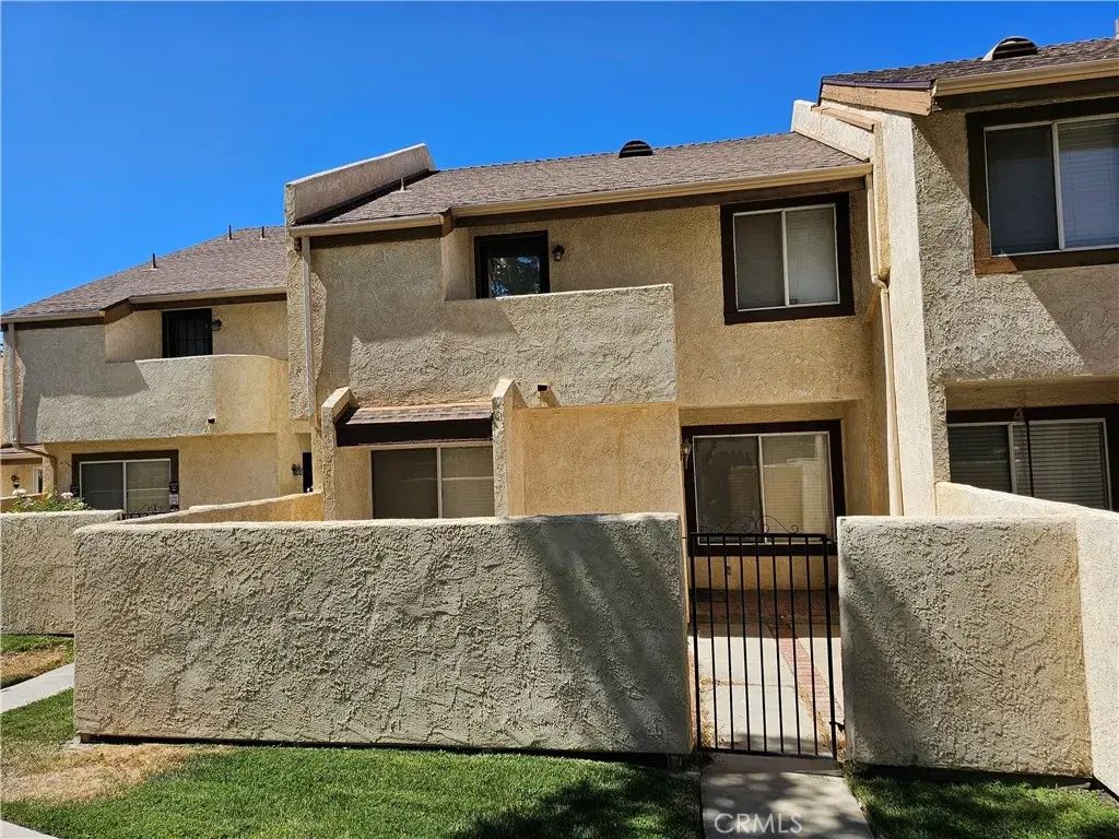 1840 E Avenue J2, Lancaster