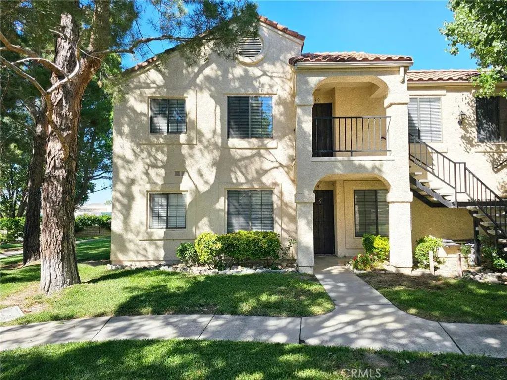 2554 Olive Drive 9, Palmdale