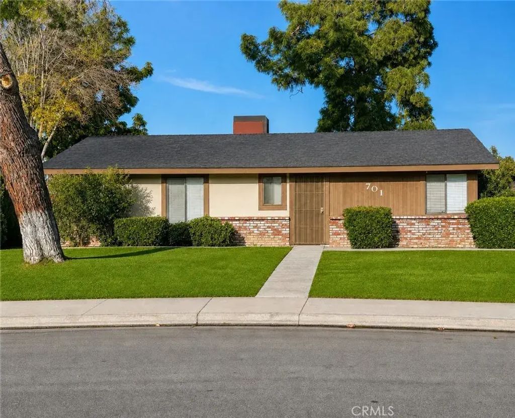 701 Deseret, Bakersfield