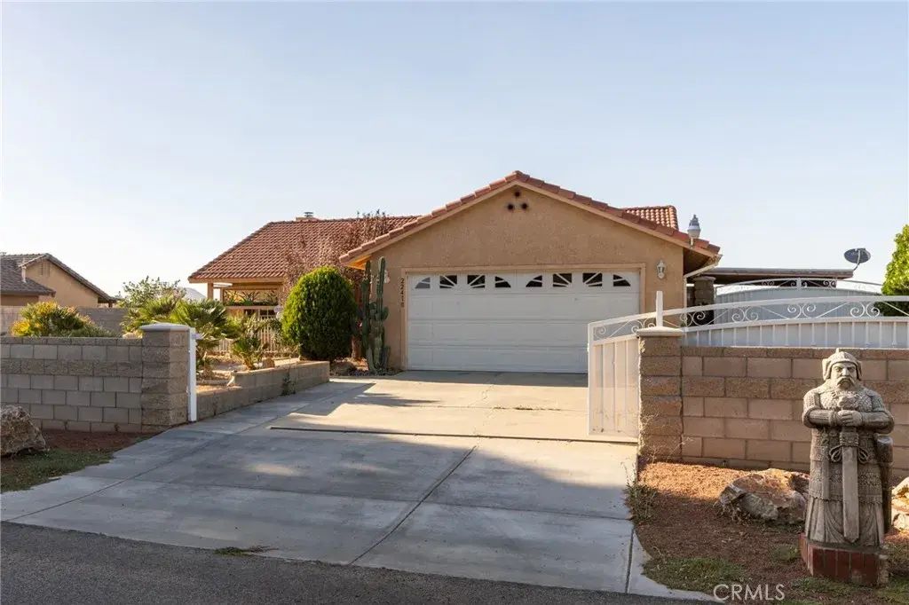 22410 Broken Lance Court, Apple Valley