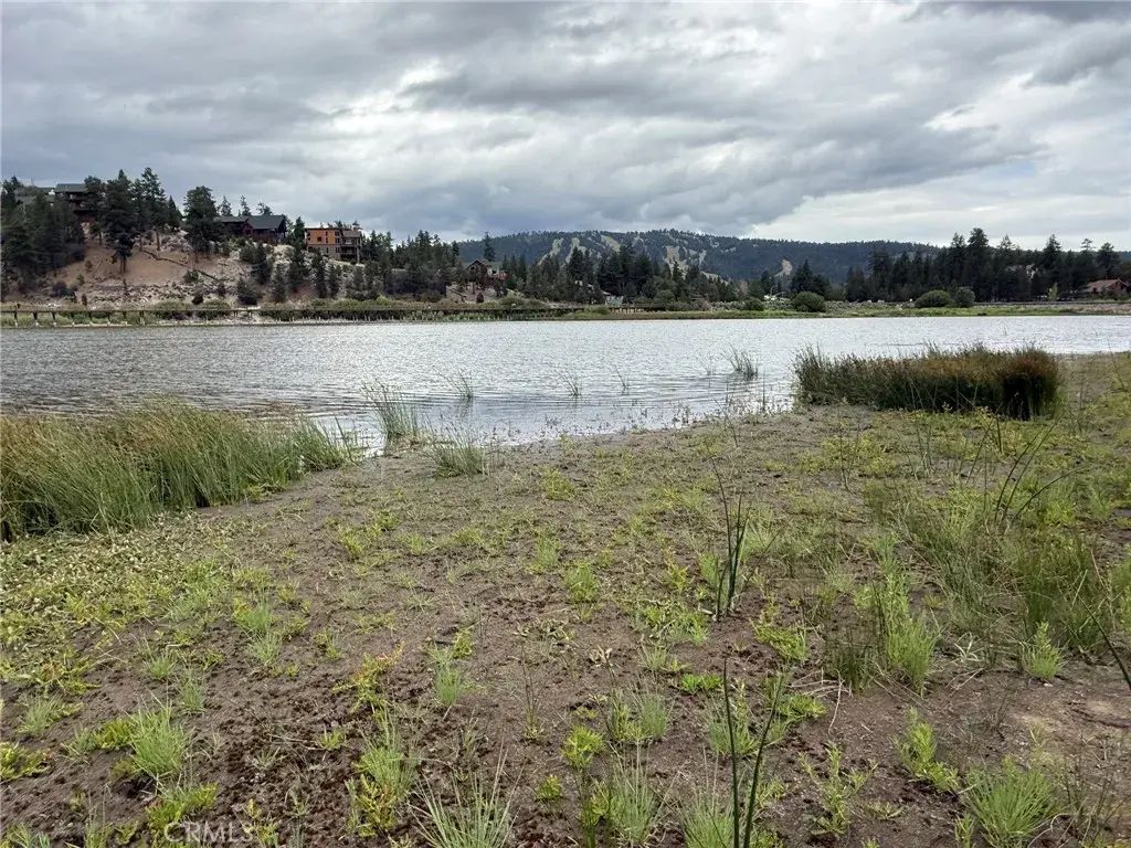 1 38 North Shore, Big Bear City