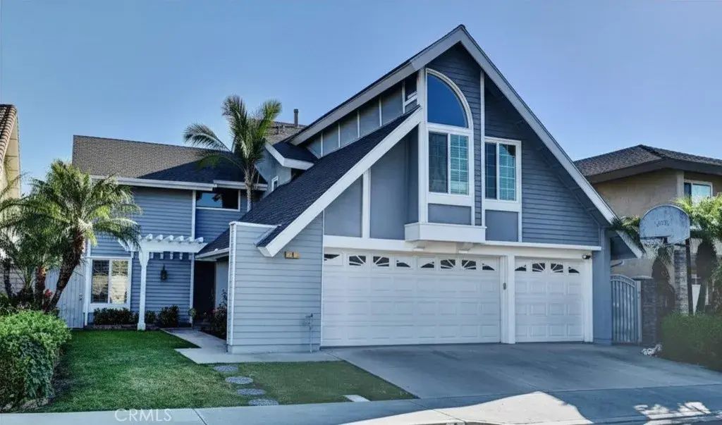 7 Plymouth, Irvine
