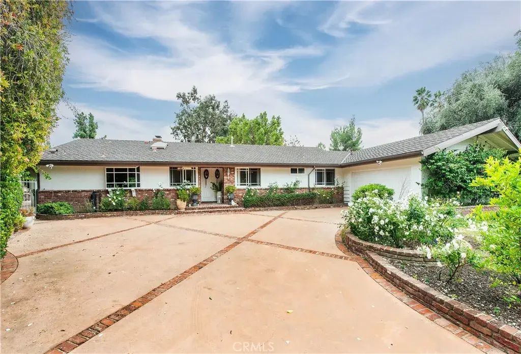 16722 Knollwood Drive, Granada Hills