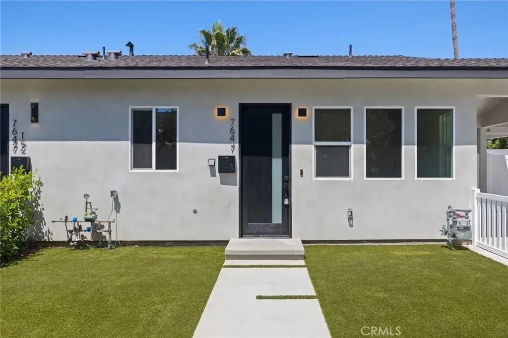 7647 Melvin Avenue, Reseda