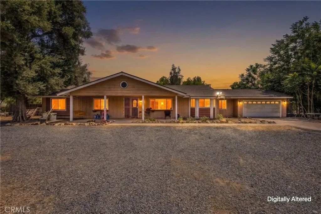 9099 Cajalco, Corona