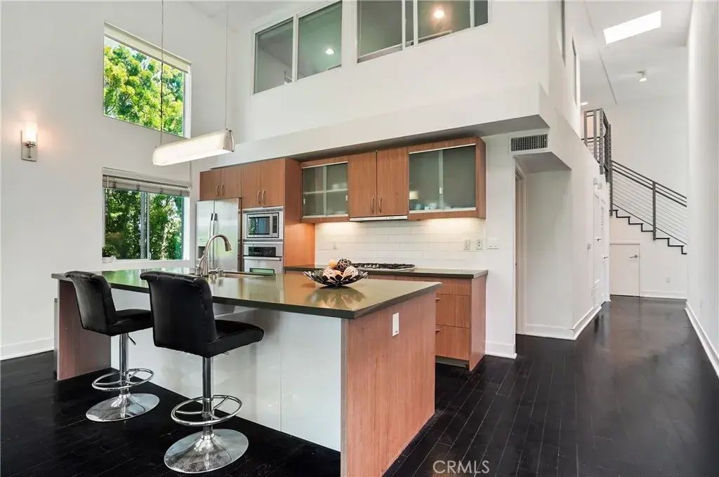 12837 Moorpark Street 405, Studio City