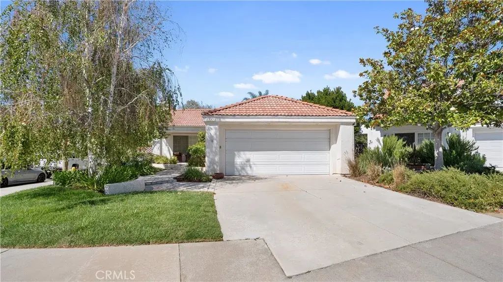 25950 Coloretti Court, Valencia