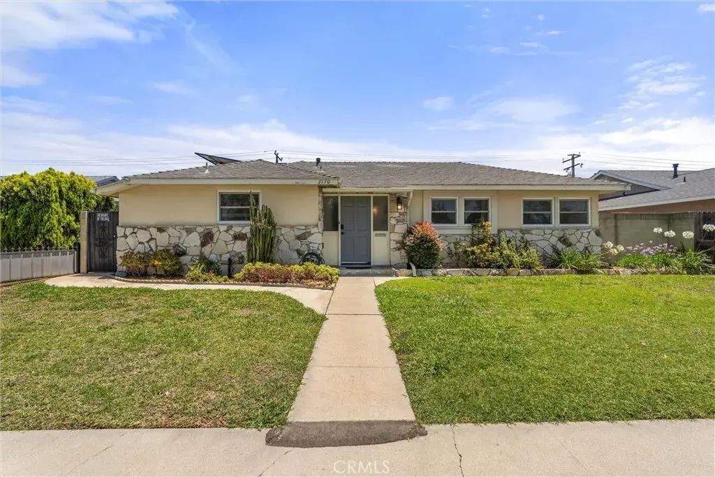 3170 N Los Coyotes Diagonal, Long Beach