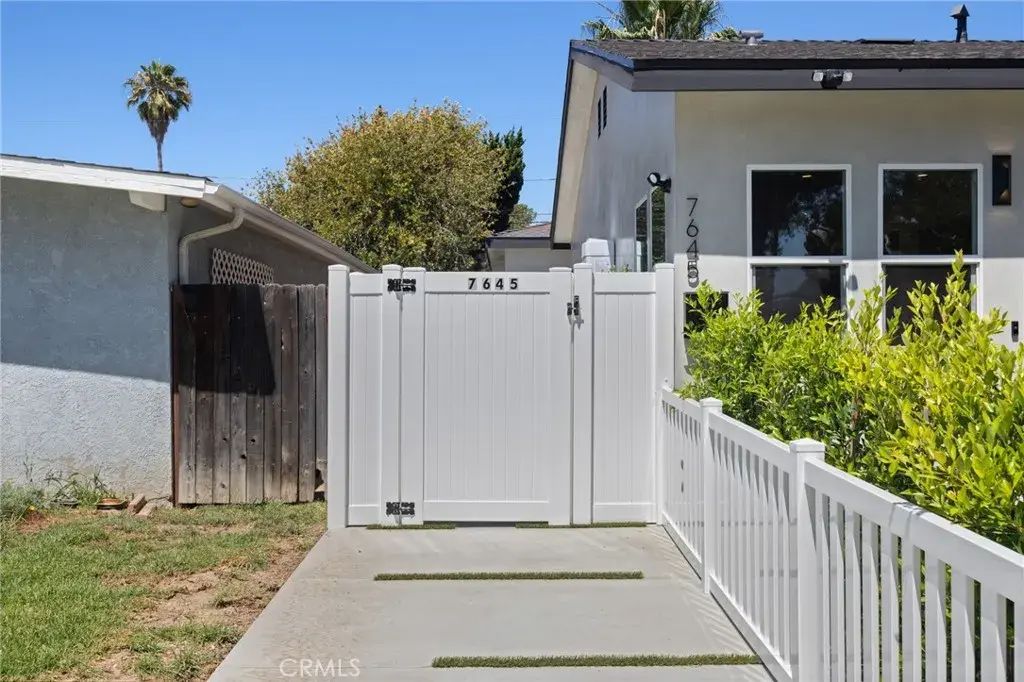 7645 Melvin Avenue, Reseda