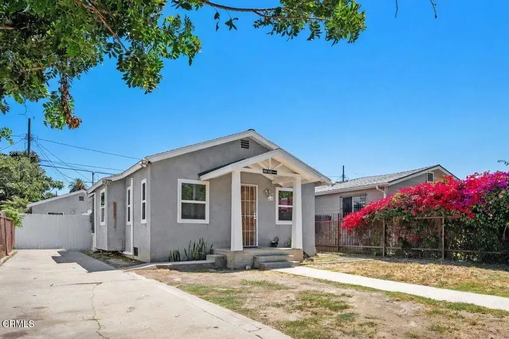 1418 W 69th Street, Los Angeles