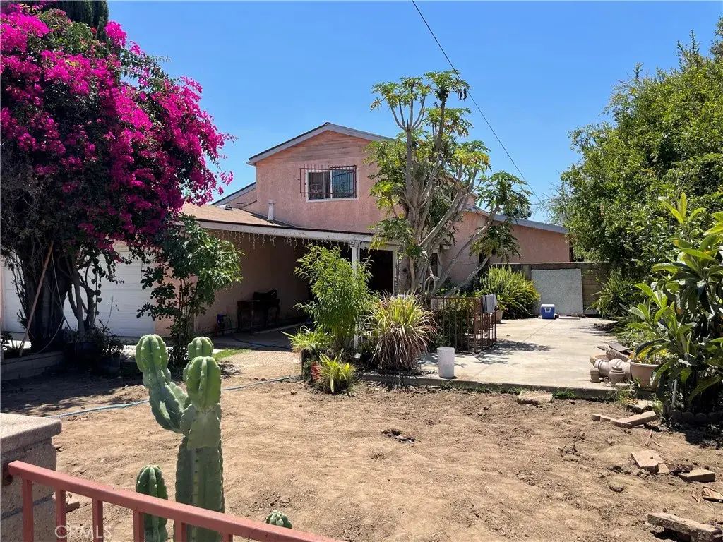 698 Phillips, Pomona