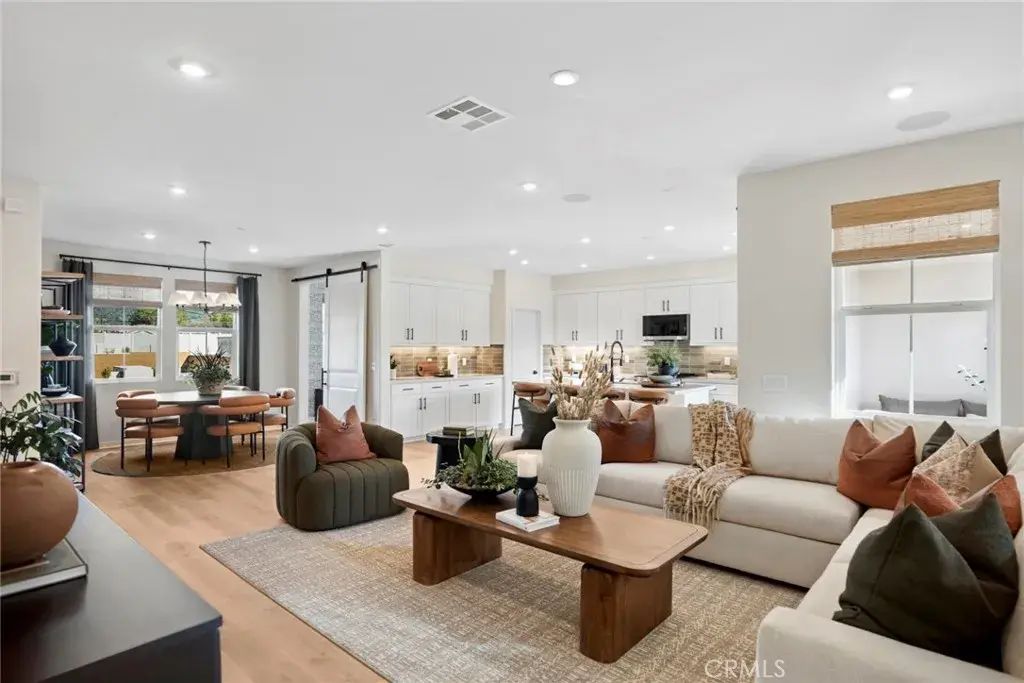 545 Gregory Way, Glendora