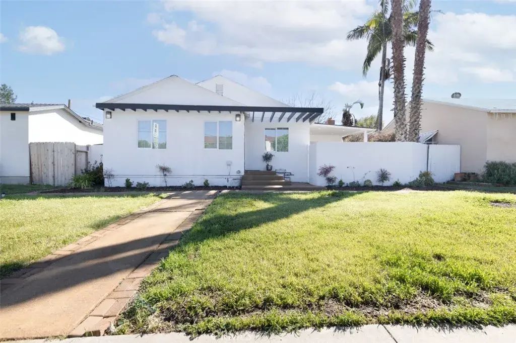 6036 Lindley, Encino