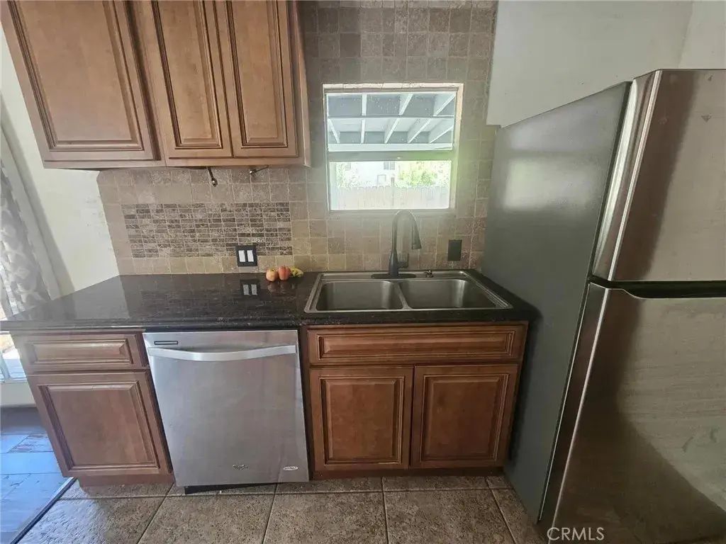 1223 Rose, Mentone