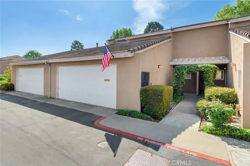 1182 Mountain Gate, Upland
