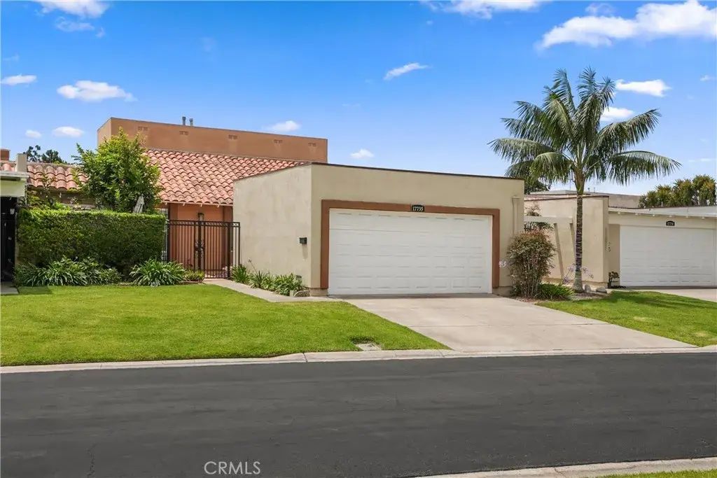 17735 Los Jardines West, Fountain Valley