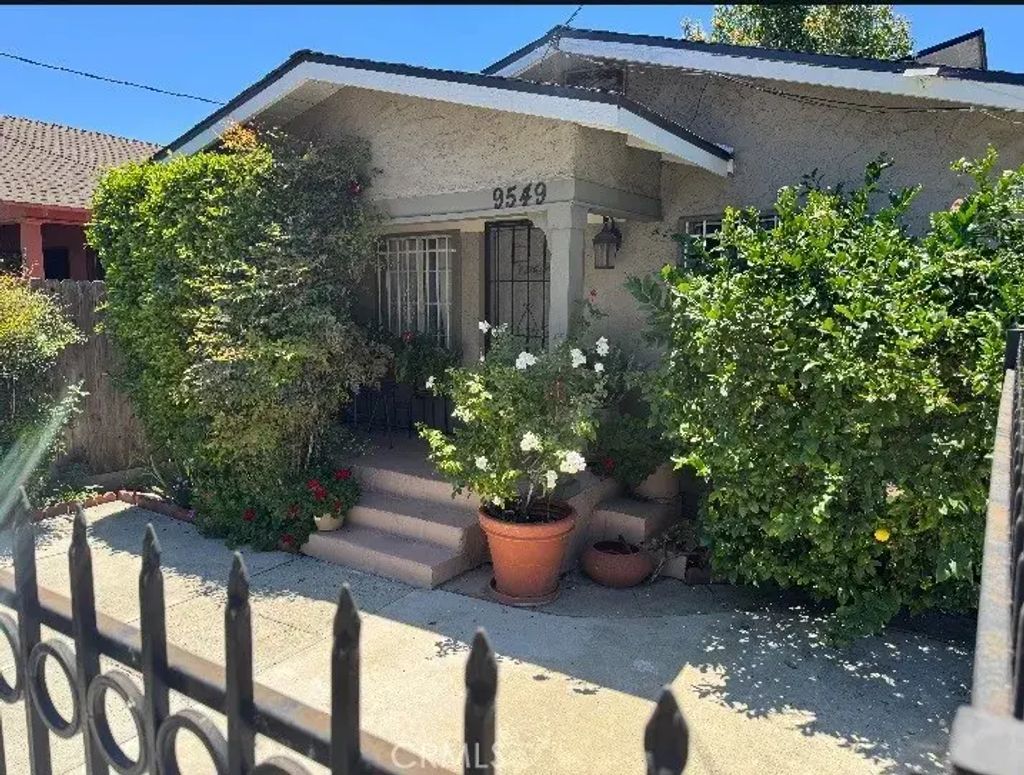 9549 Defiance, Los Angeles