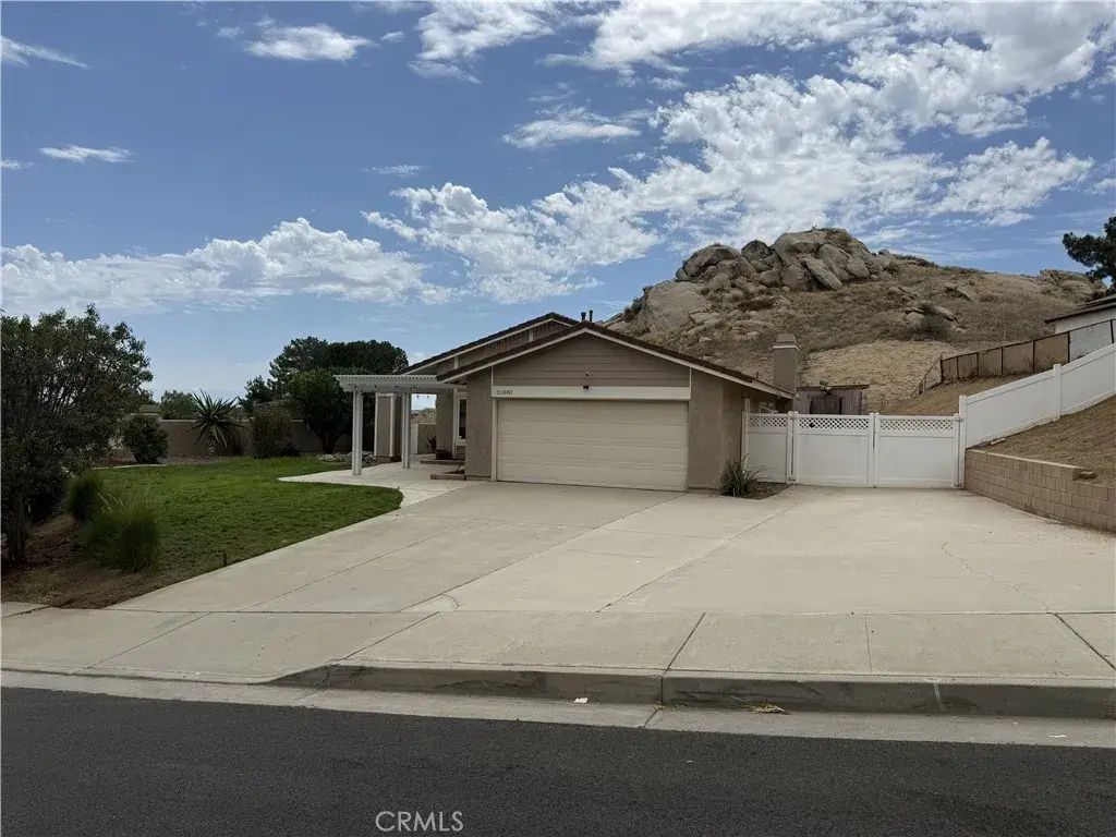 21881 Winding, Moreno Valley