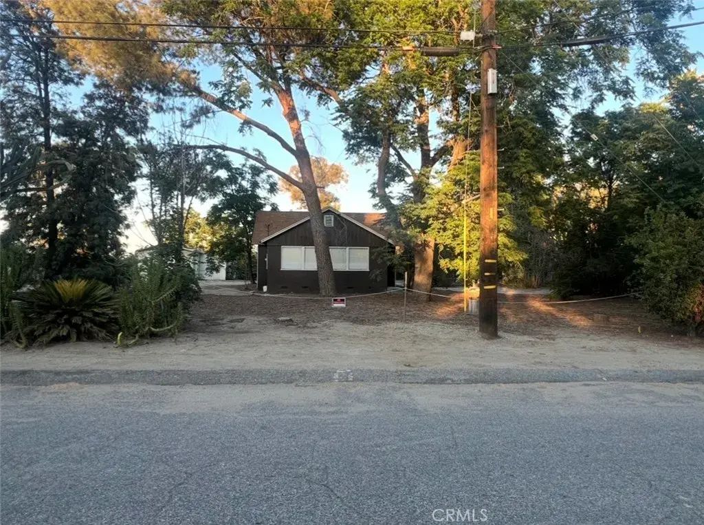11139 Laurel, Bloomington