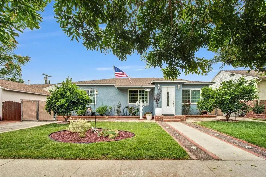 8645 Wakefield, Panorama City