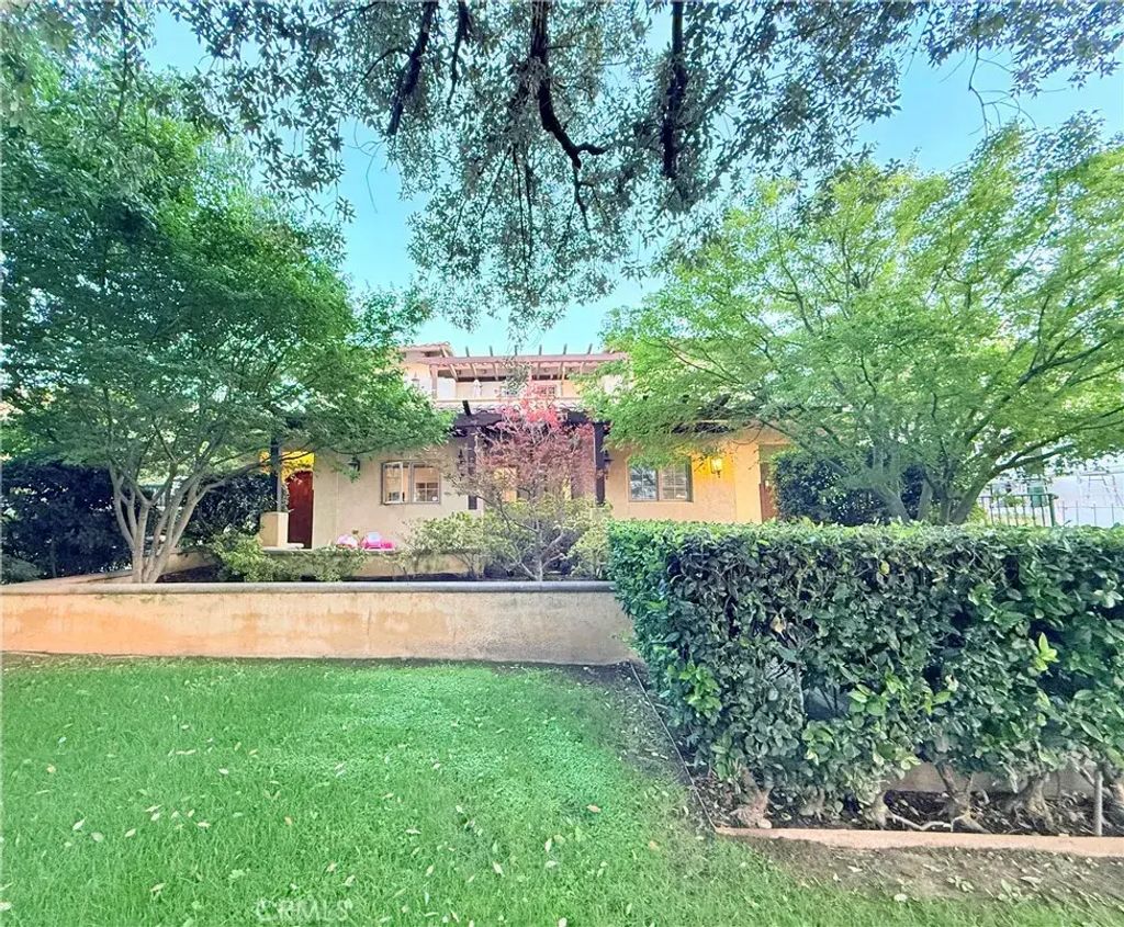 2454 Oswego, Pasadena