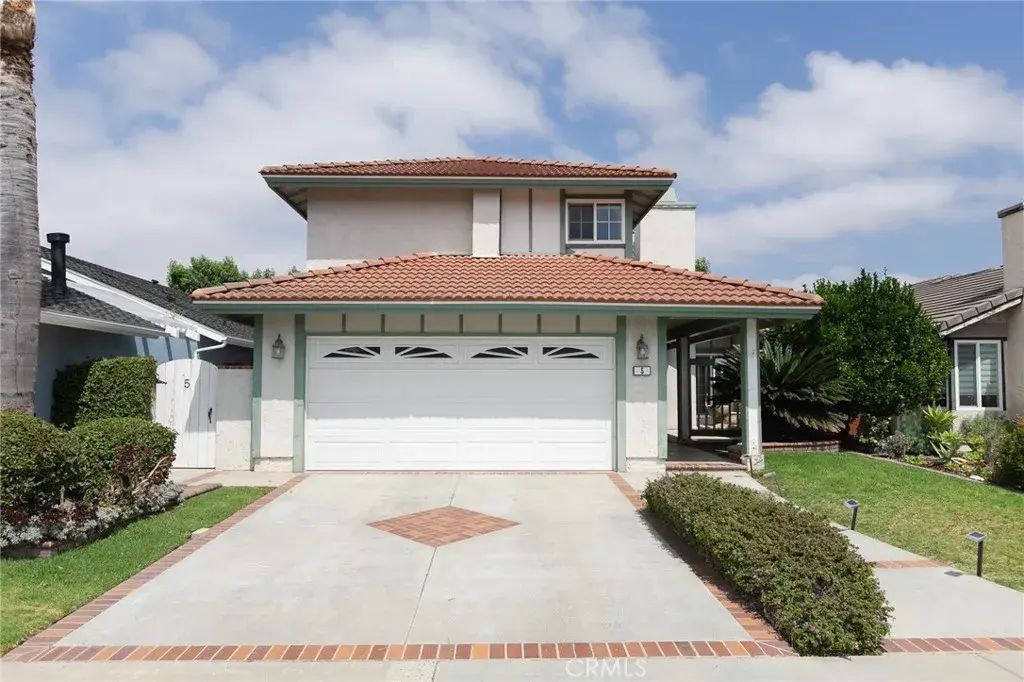 5 Petersburg, Irvine