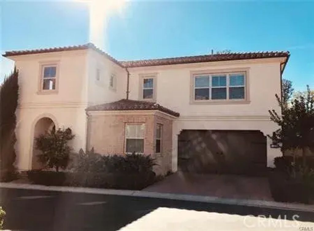 27 Donovan, Irvine
