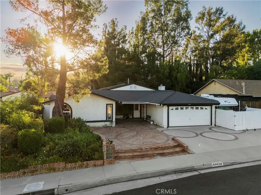 26859 Palacete Drive, Valencia