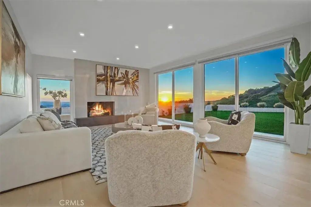 2717 N Mountain Avenue, Claremont