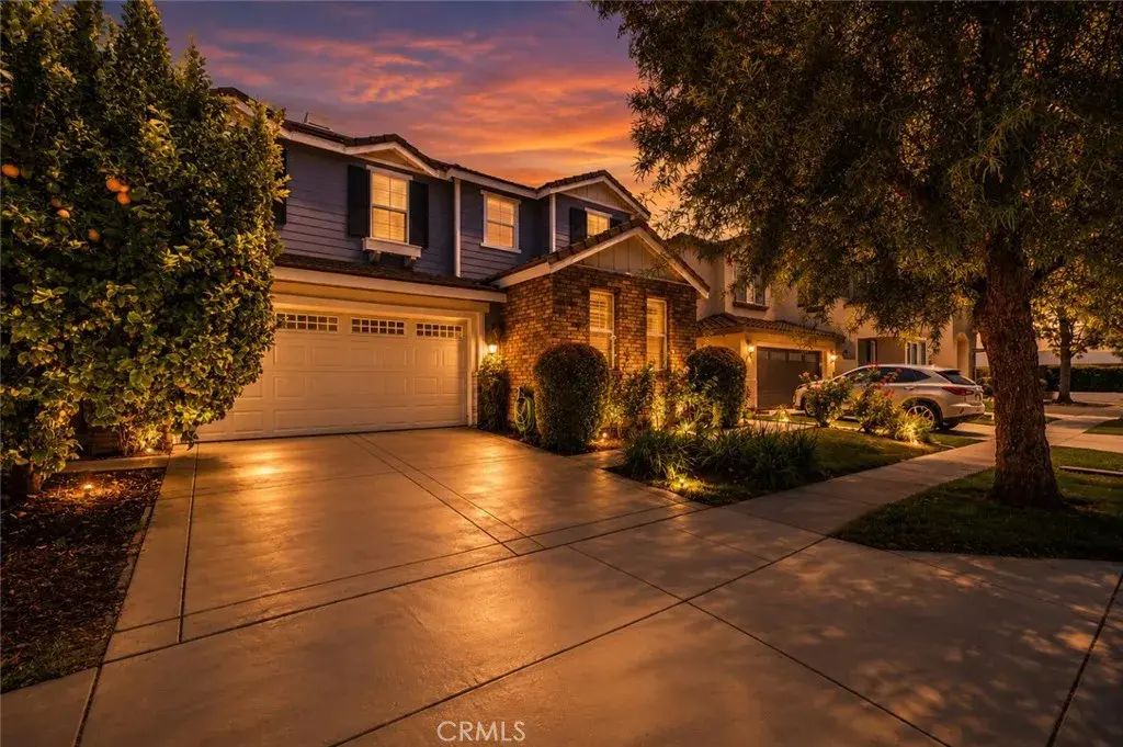 14609 Tuskegee, Chino