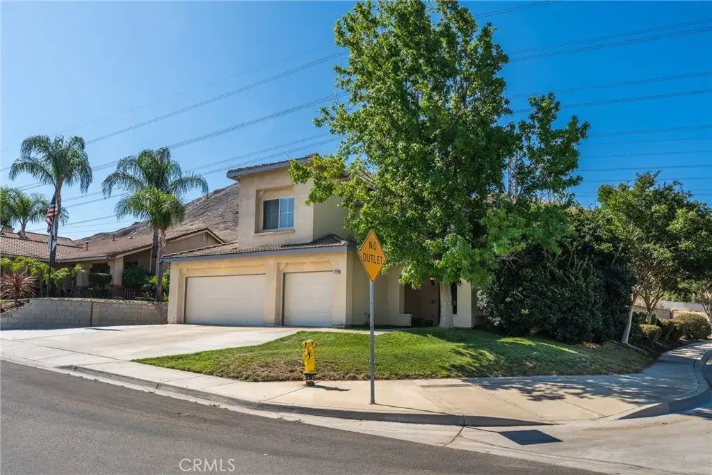 17229 Avenue Del Sol, Fontana