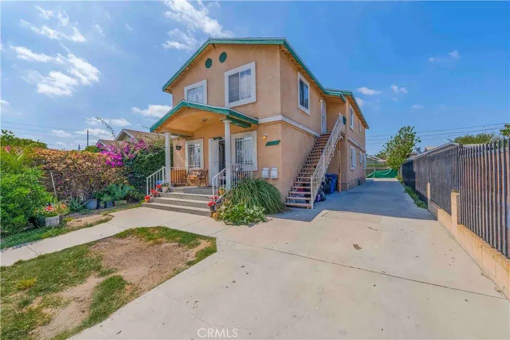 329 E 82nd, Los Angeles