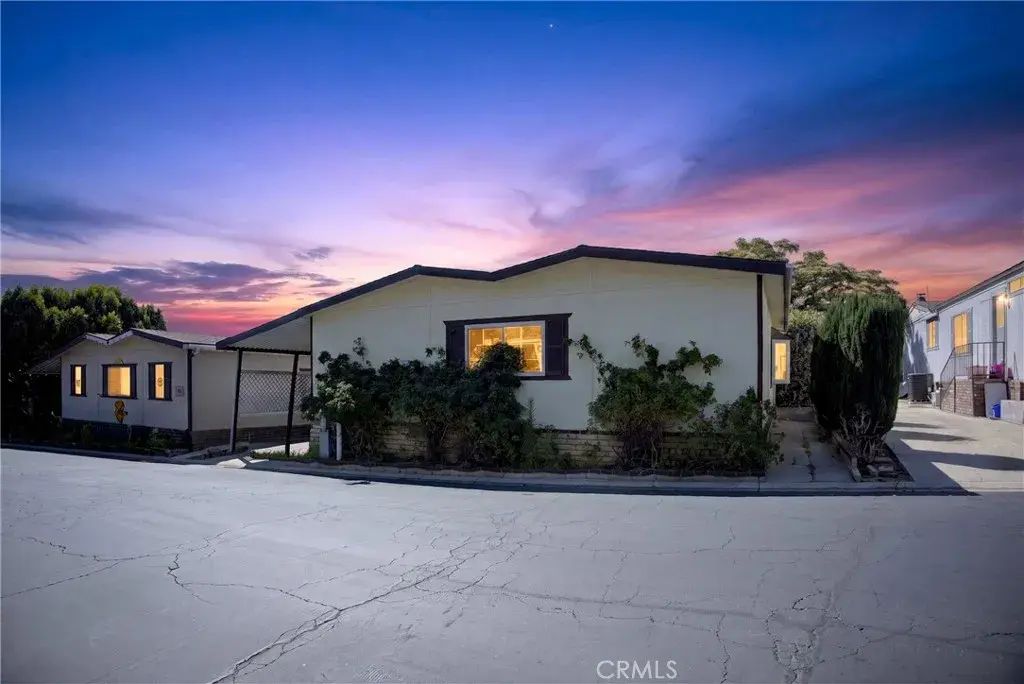 24303 Woolsey Canyon Rd 137, Canoga Park
