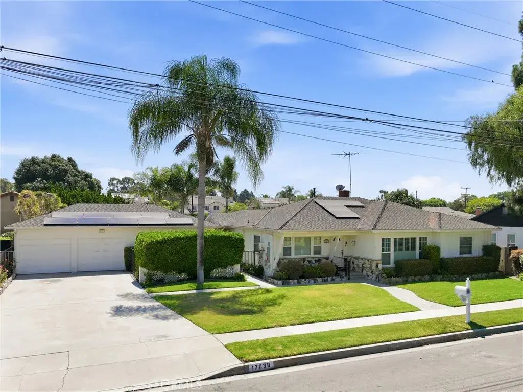 17038 California, Bellflower