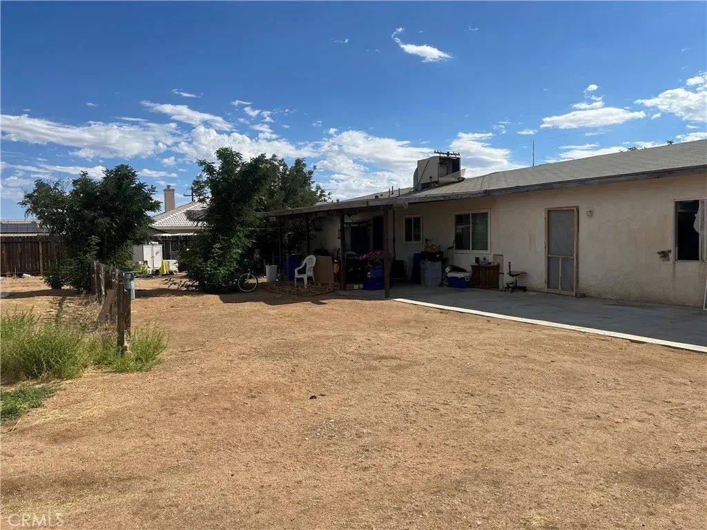 12442 Quinnault Road, Apple Valley