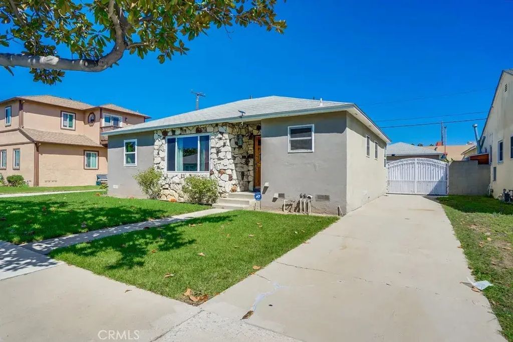 15516 Chadron, Gardena