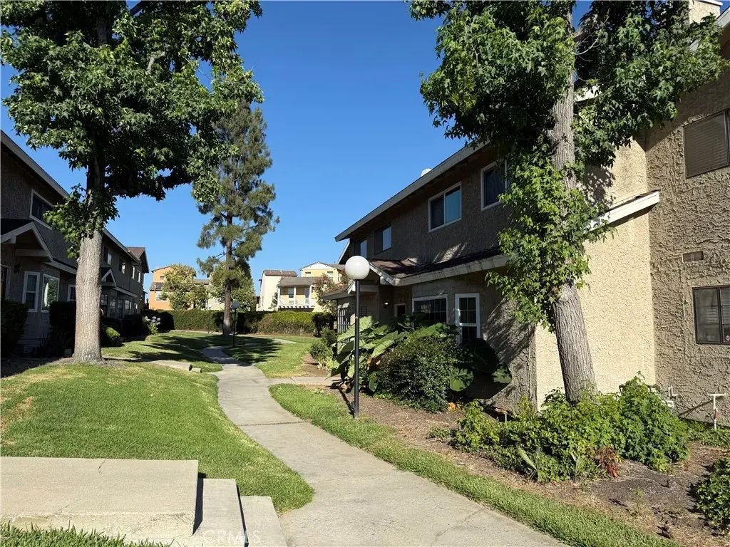 4195 Kingsley 43, Montclair