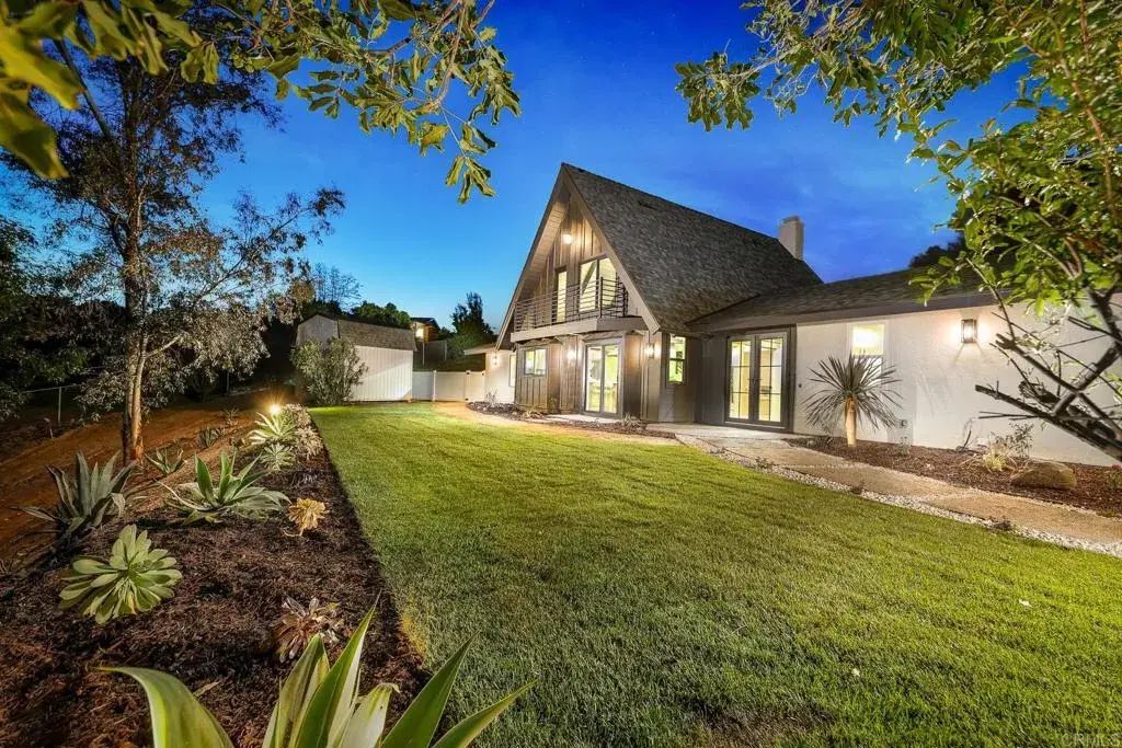 3611 Tierra De Dios, Escondido
