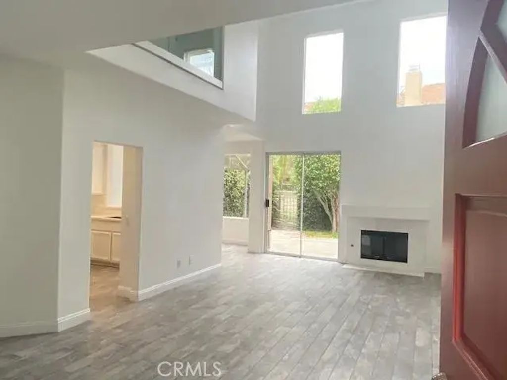76 Gauguin, Aliso Viejo