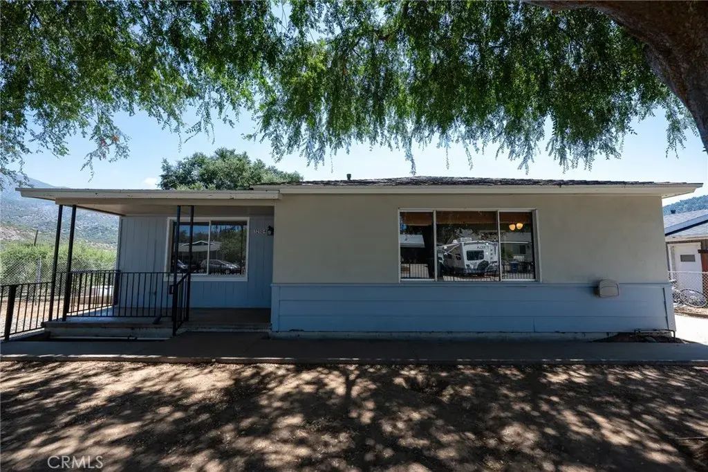 12104 Topa, Santa Paula