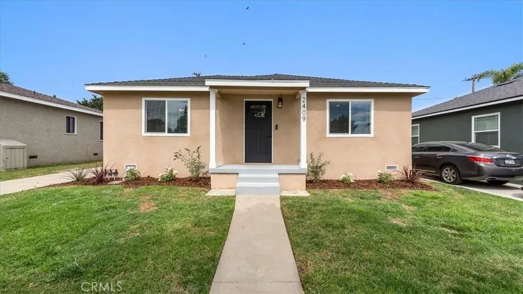 2409 Pepperwood Avenue, Long Beach