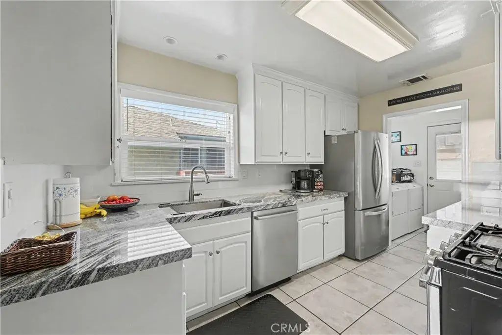 4629 Dunrobin Avenue, Lakewood