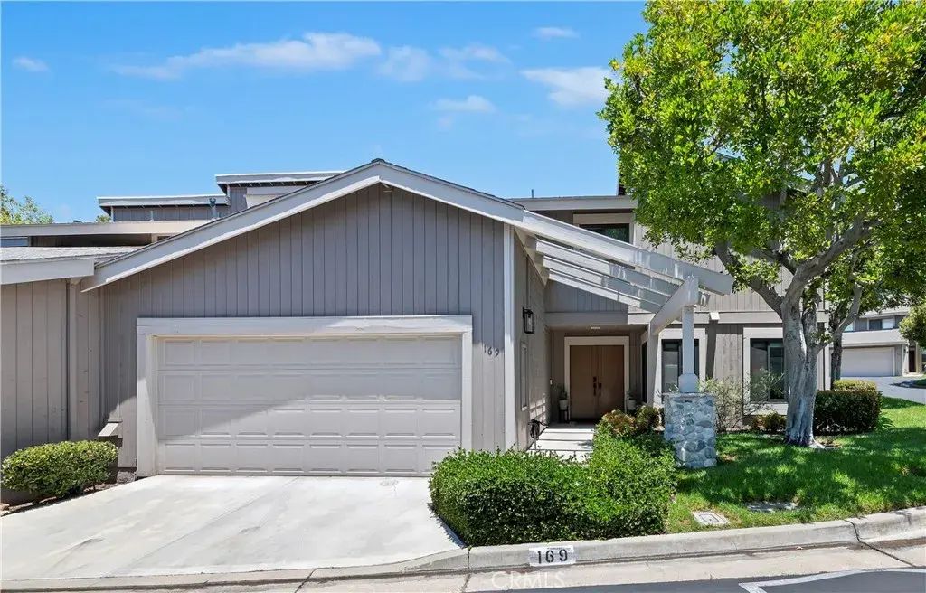 169 S Stonebrook, Orange
