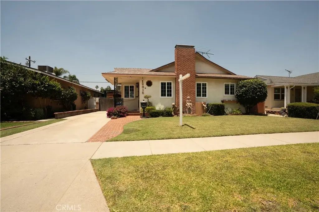 12315 Pomering, Downey